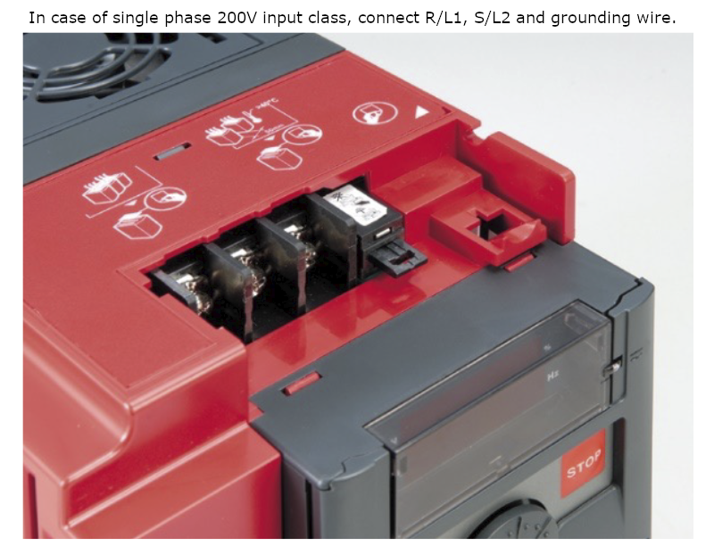 Image: The input of single-phase 100 V and single-phase 200 V is supported.
